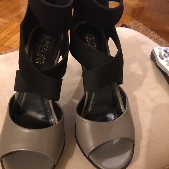 Shoe - Picture 4 of 6